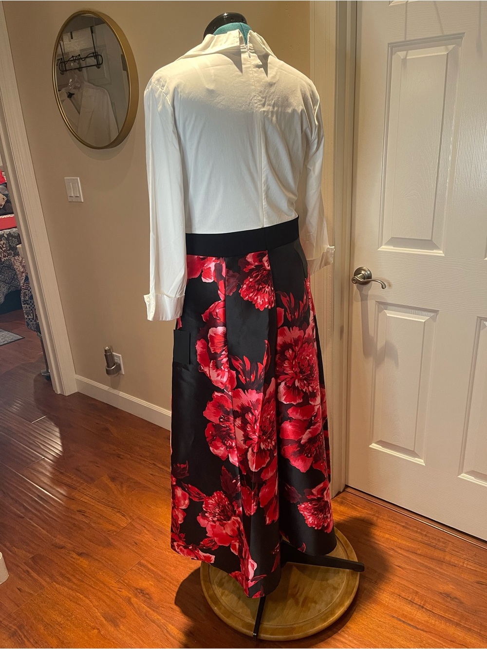 White Wrap Bodice Maxi Dress with Red Floral Black Skirt NWT - Picture 7 of 16